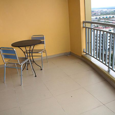 Residence Le Carat Bonapriso Douala Bagian luar foto