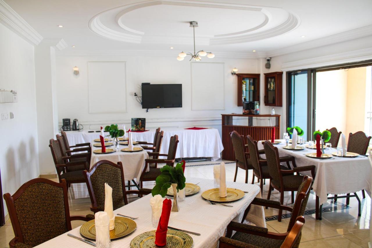 Residence Le Carat Bonapriso Douala Bagian luar foto