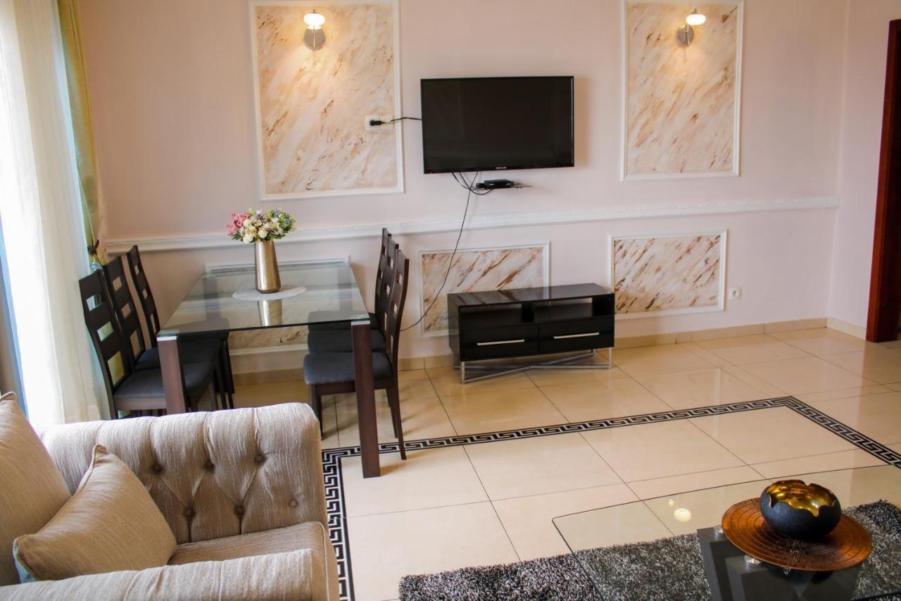 Residence Le Carat Bonapriso Douala Bagian luar foto
