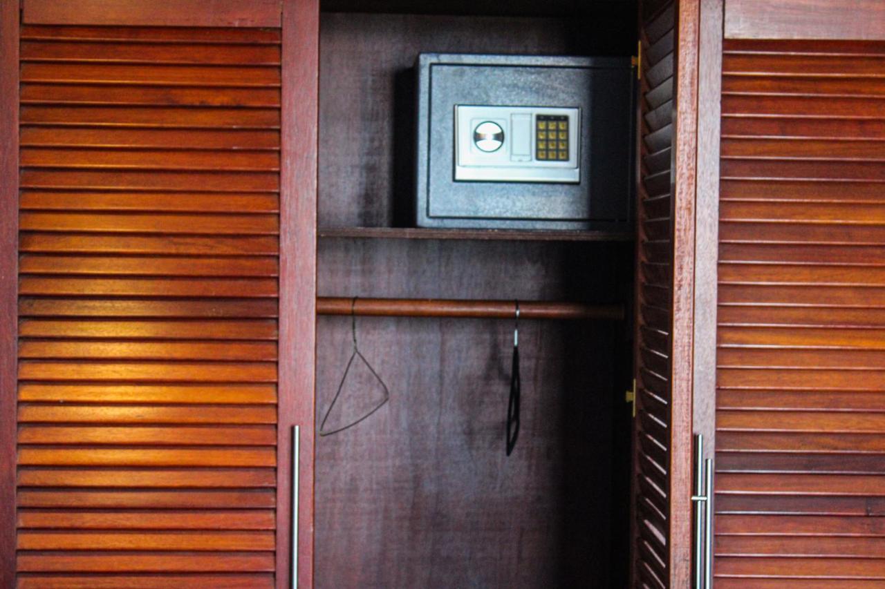 Residence Le Carat Bonapriso Douala Bagian luar foto