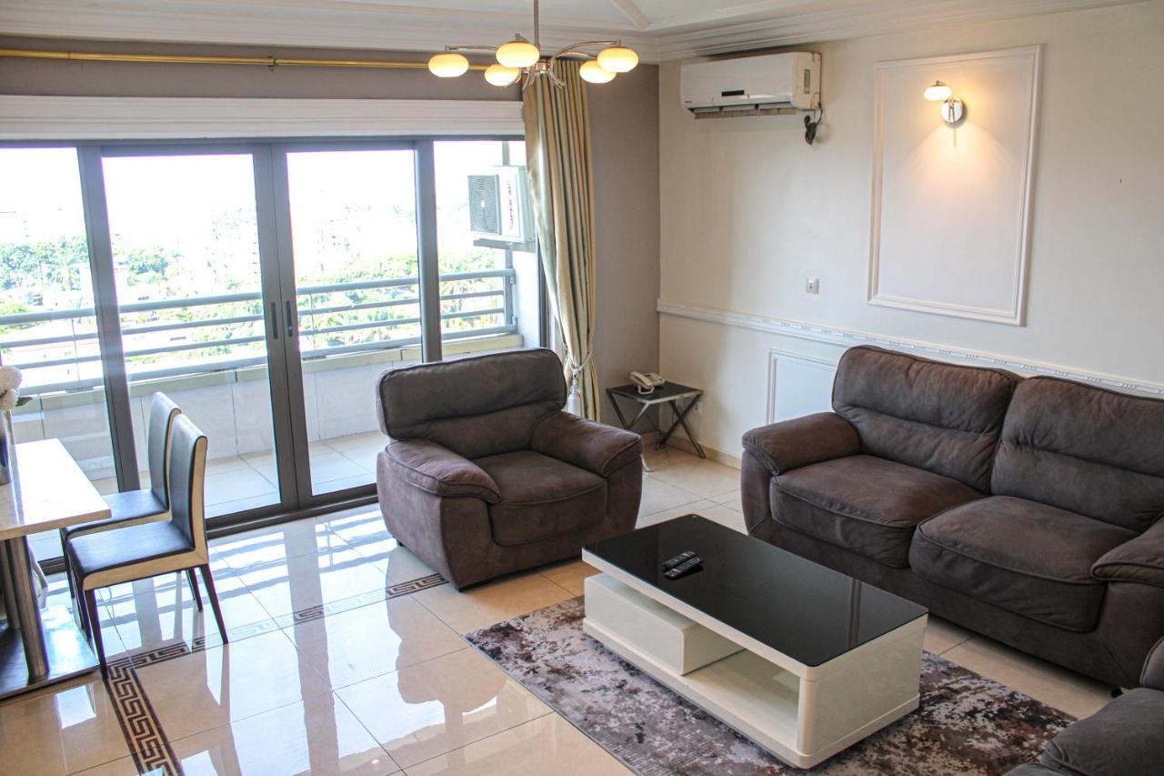 Residence Le Carat Bonapriso Douala Bagian luar foto