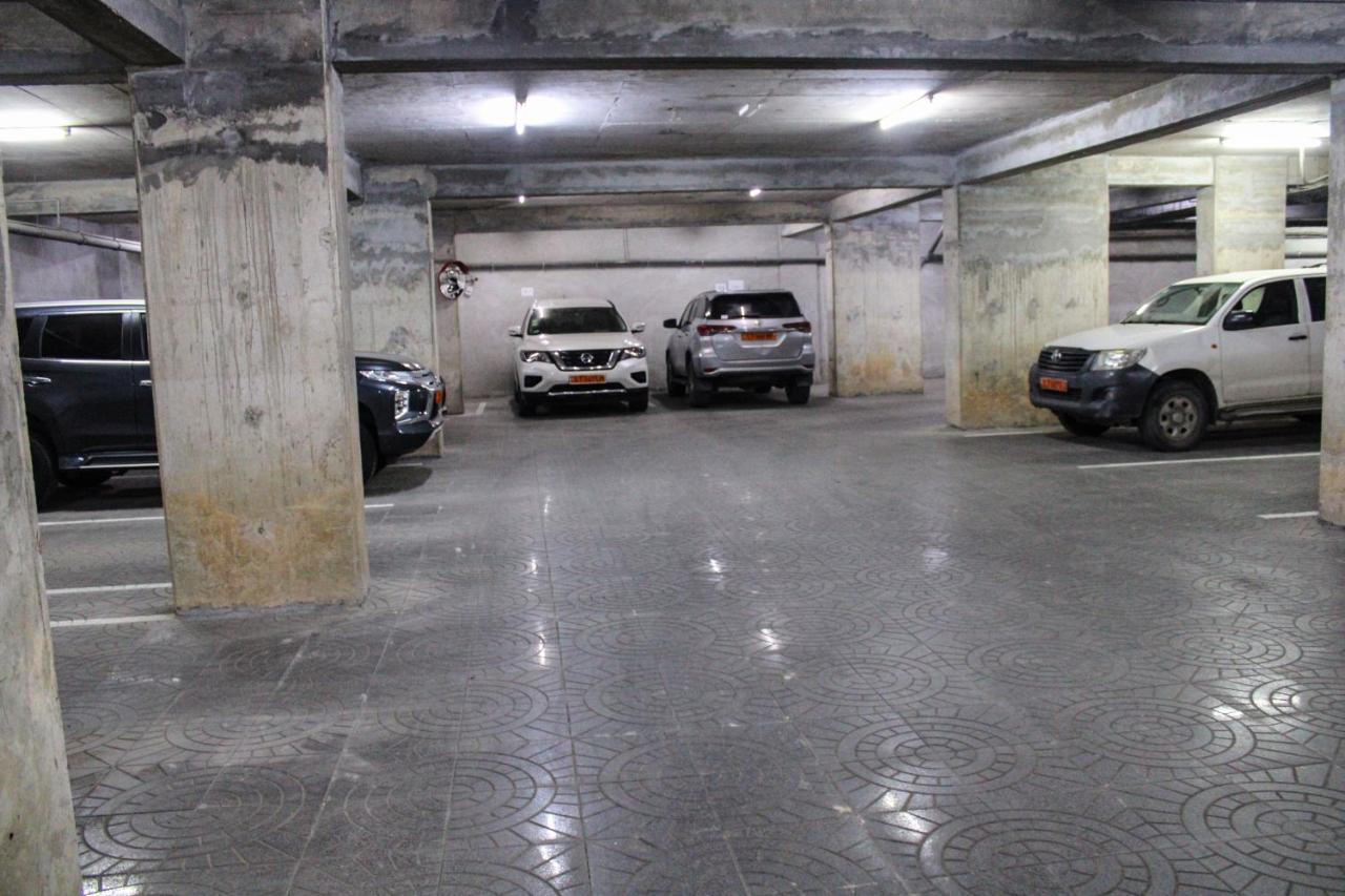 Residence Le Carat Bonapriso Douala Bagian luar foto