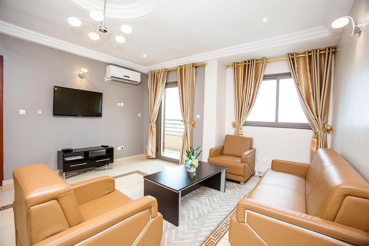 Residence Le Carat Bonapriso Douala Bagian luar foto